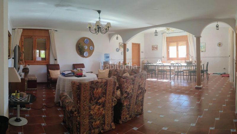 Foto a9a8fc2c-8c1b-42f0-87b3-3a8352472aa0. Xalet amb aparcament a Fines