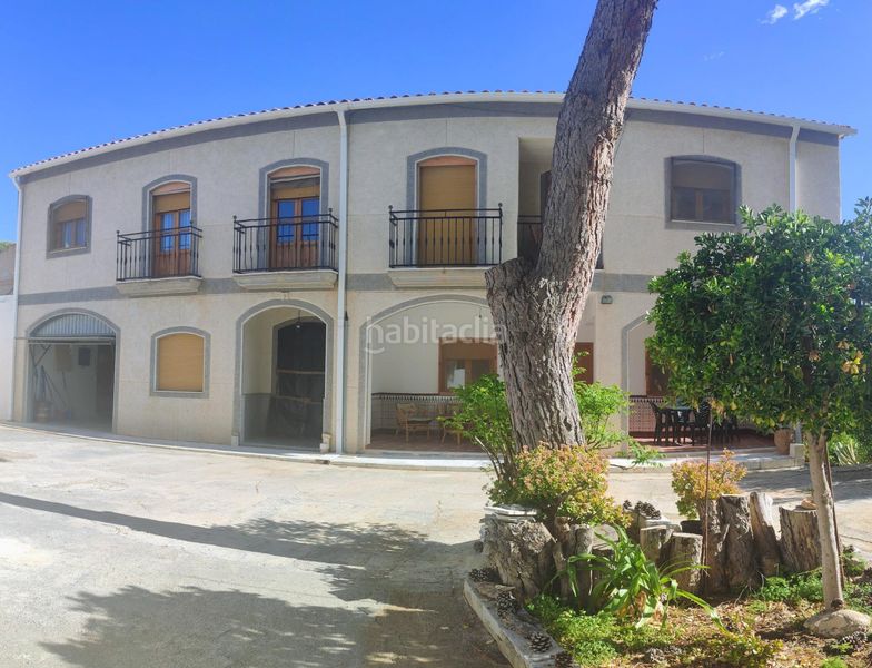 Foto c290e5b4-95e0-457f-b2a0-44b00de2a91d. Xalet amb aparcament a Fines