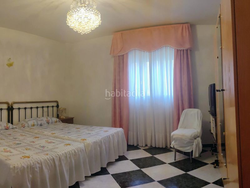 Foto df7a9534-1510-4fc1-9cec-825f47766ffc. Xalet amb aparcament a Fines