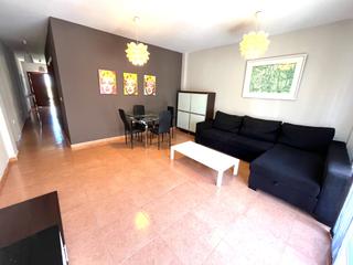 Miete Etagenwohnung in Residencial Triana - Barrio Alto. Piso en las gabias de 2 dormitorios y garaje