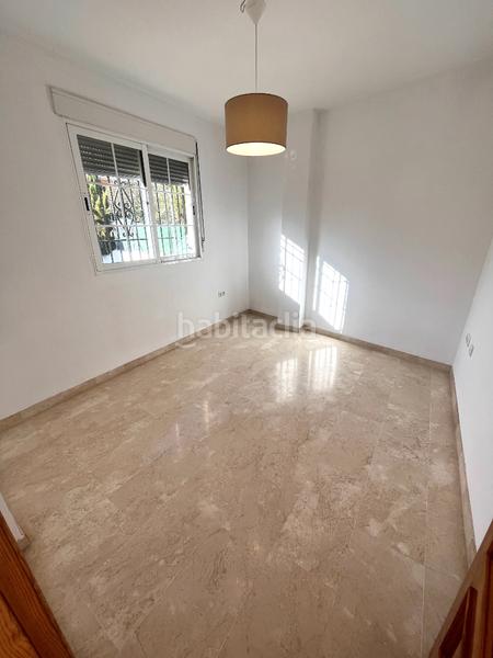 Foto 48dfbe42-ffae-43e4-947a-865fb56c3f05. Rent towny house with parking in Poniente Armilla