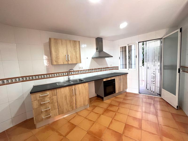 Foto 4b9be536-d967-472d-93a5-162ed32889c6. Rent towny house with parking in Poniente Armilla