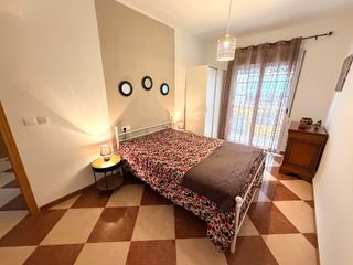 Miete Etagenwohnung in Fígares. Piso en el centro de granada con 2 dormitorios y 2 baños complet