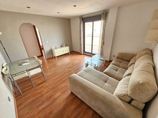 Attique à Avenida de poniente 1. Bonito atico de 3 habitaciones, 2 baños completos, garaje, trast