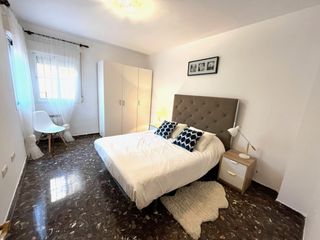 Piso en Avenida mariana pineda 6. Vivienda amueblada, con 2 dormitorios, 1 baño completo, cocina i