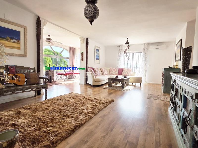 Foto eebb7a29-6553-4f8e-8e76-b5521945f9a2. Chalet in n/a in Las Palomas Almuñécar