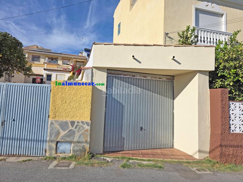 Foto 15e68c3c-0582-4fab-b291-a963f93520ac. Casa adossada a n/a a Almuñecar centro Almuñécar