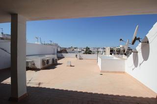 Maison à La Banda - Campo de Fútbol. Casa 1era planta con 150 m2 de vivienda garaje en sotano y azote
