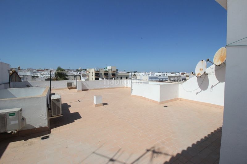 Foto 8c4bcbb8-3a46-44b1-b77a-98fc1aa08730. Casa amb aparcament a La Banda - Campo de Fútbol Chiclana de la Frontera