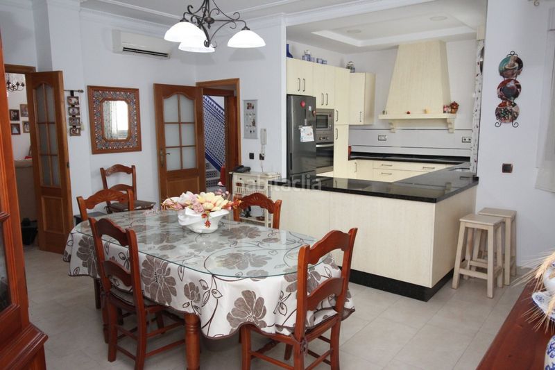 Foto 9f40d540-90fe-4d1b-8c4a-8025a171ad4f. Casa amb aparcament a La Banda - Campo de Fútbol Chiclana de la Frontera