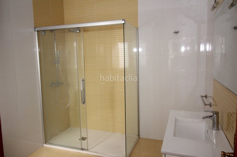 Foto f27f5dc6-d4d8-462c-bfd2-ab175551cf8f. Casa amb aparcament a La Banda - Campo de Fútbol Chiclana de la Frontera