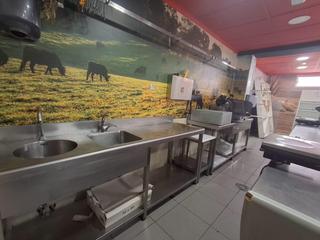 Local commercial en Ncleo urbano. Excelente supermercado!!