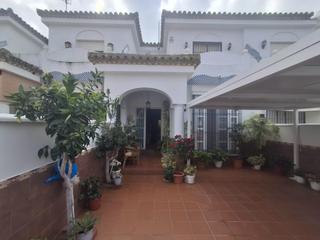 Maison jumele en Ncleo urbano. !! maravilloso adosado en zona inmejorable zona campito !!