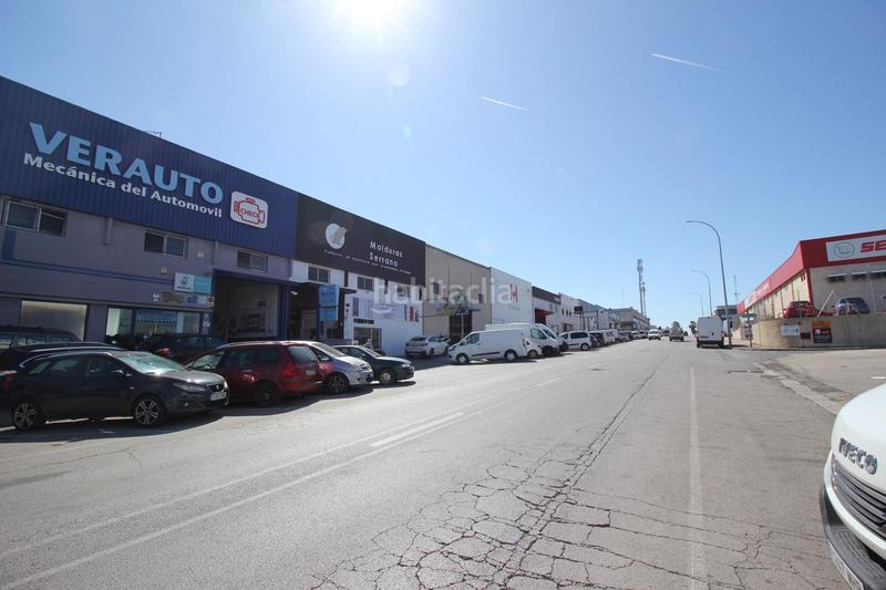 Foto e97739c6-58db-42af-ba0f-5cfe7d4ce4bd. Bâtiment à usage industriel dans Pelagatos - Pago del Humo Chiclana de la Frontera