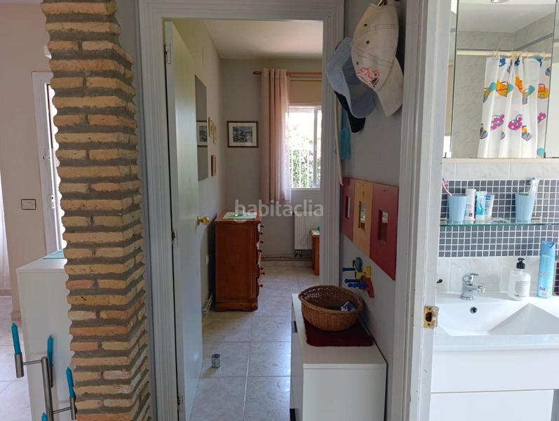 Foto 0adc6681-ca4e-421d-a365-05d1c7fa39b6. Chalet  zona 1era pista barrosa urbano 100 en Chiclana de la Frontera
