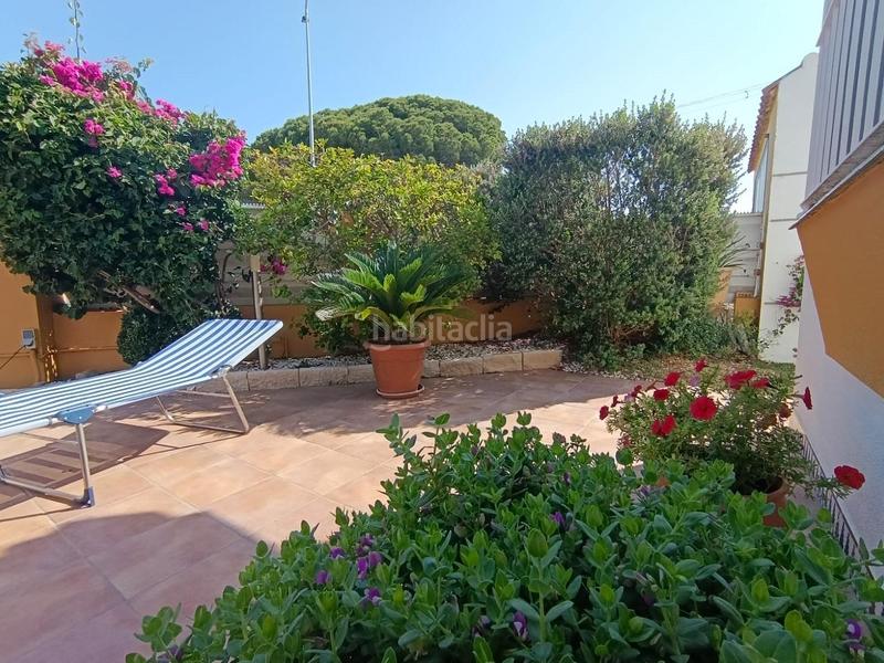 Foto 7575d822-b161-4ff0-808b-de791bcfe9dd. Chalet  zona 1era pista barrosa urbano 100 en Chiclana de la Frontera