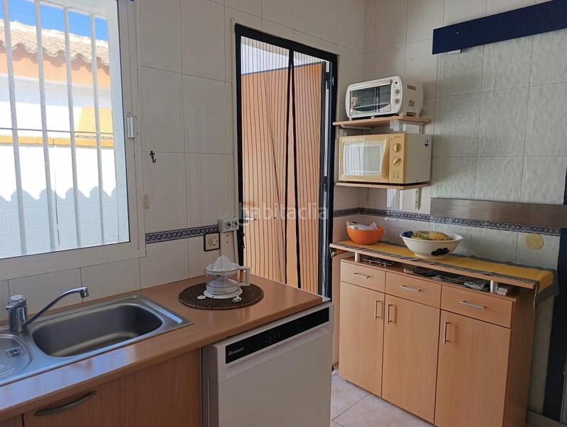 Foto eac37ead-943d-4ea8-81eb-4a61b095b17e. Chalet  zona 1era pista barrosa urbano 100 en Chiclana de la Frontera
