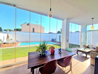 Chalet in Los Gallos. Un chalet único en chiclana estilo, comodidad y ubicación inmejo