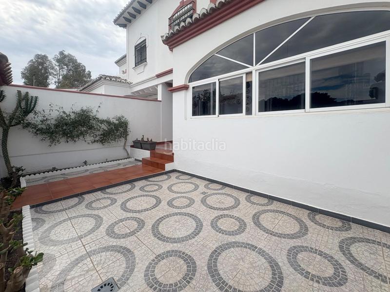 Foto a2ce9768-81c3-48d3-afd2-a253a75e6300. Maison jumelée avec parking dans La Banda - Campo de Fútbol Chiclana de la Frontera