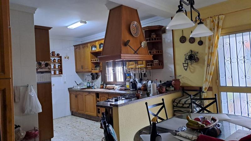 Foto 1a234775-4def-4dbf-a8bb-d06cf1badf86. Chalet con riscaldamento parcheggio piscina in Núcleo urbano Chiclana de la Frontera