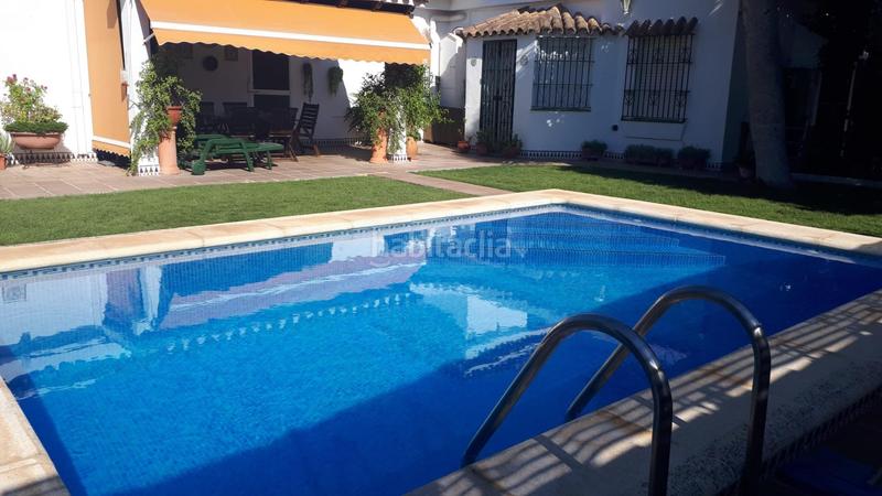 Foto 429d805e-3d77-4225-ae23-afa92b1d314b. Chalet con riscaldamento parcheggio piscina in Núcleo urbano Chiclana de la Frontera