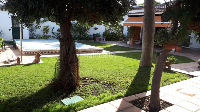 Foto 5e26f9bd-8b44-433b-8dd4-d41dcc6a6ead. Chalet con riscaldamento parcheggio piscina in Núcleo urbano Chiclana de la Frontera
