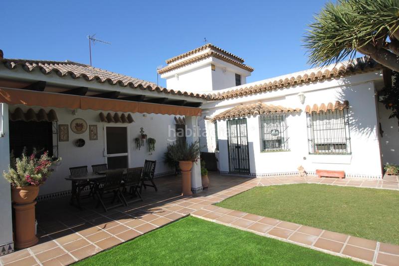 Foto c04f3b37-c98d-43f8-8c56-7df5232689d2. Chalet con riscaldamento parcheggio piscina in Núcleo urbano Chiclana de la Frontera