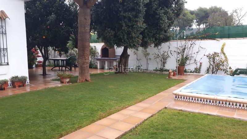 Foto c50fbe91-18b4-421b-8a45-5e52b30d2002. Chalet con riscaldamento parcheggio piscina in Núcleo urbano Chiclana de la Frontera