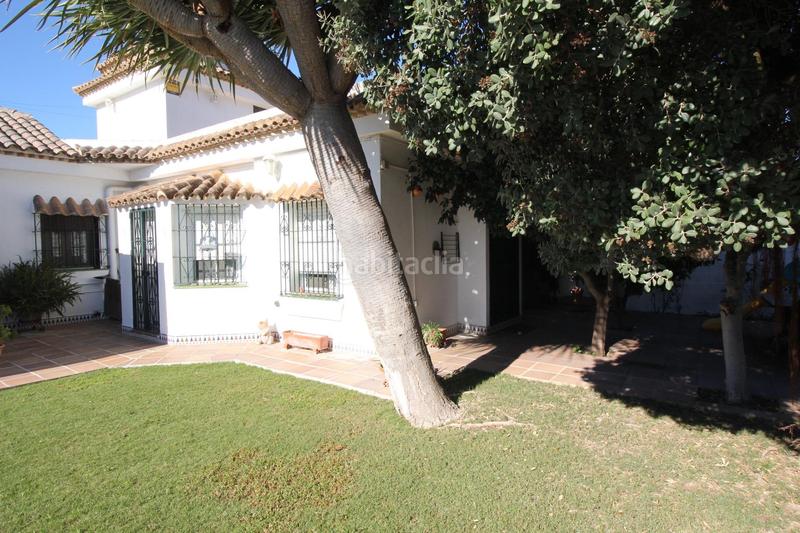 Foto d42059c6-0270-4cc7-9061-21fd0fb3b978. Chalet con riscaldamento parcheggio piscina in Núcleo urbano Chiclana de la Frontera