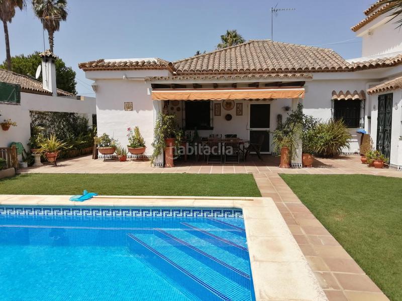 Foto ec0b8ad9-537d-4e61-8bae-819861e319d1. Chalet con riscaldamento parcheggio piscina in Núcleo urbano Chiclana de la Frontera