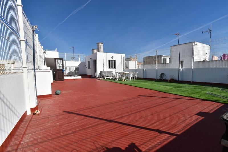 Foto 5aa3a639-f8c3-412c-83a6-4c5dcdb46d6b. Casa a Núcleo urbano Chiclana de la Frontera