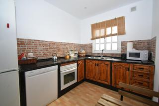 Casa en Ncleo urbano. Amplia y luminosa vivienda 3 dormitorios 2 baos  trastero y 100