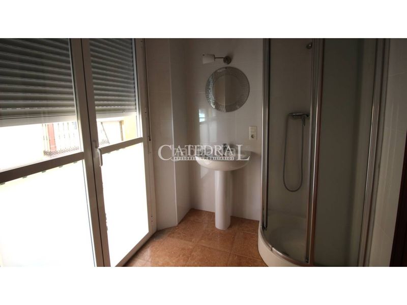 Foto ed4fc6a2-b965-43c9-a6c1-d3f9f7b56db5. Lloguer pis a Encarnación - Regina Sevilla