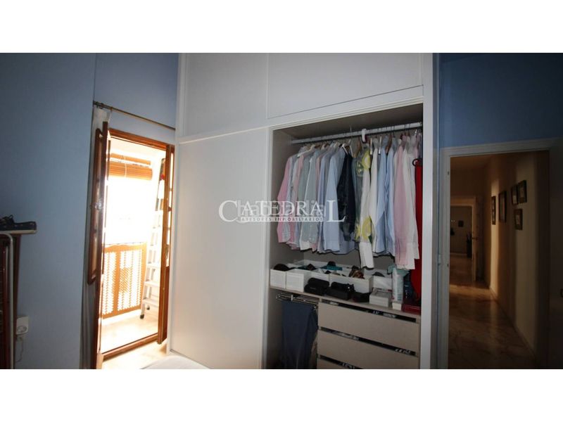 Foto 636627ec-b09d-4b30-b7ee-4097244f3062. Rent flat with heating parking in San Vicente Sevilla
