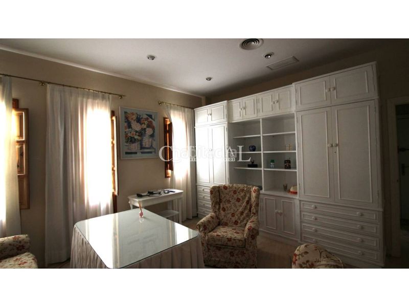 Foto 9443a4d6-783f-4075-bb0e-2ce22c2721ea. Rent flat with heating parking in San Vicente Sevilla