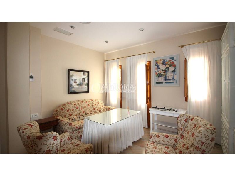 Foto 9fd64091-fe54-4c40-8979-051a0b4e67ad. Rent flat with heating parking in San Vicente Sevilla