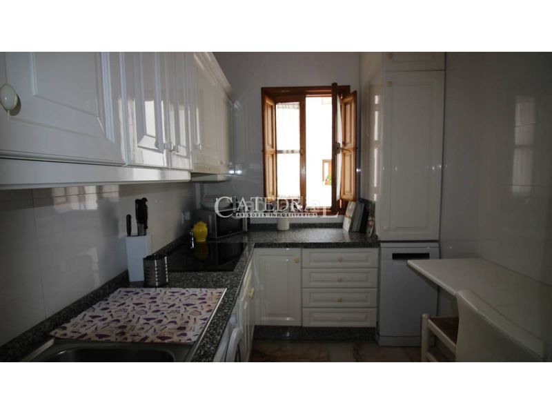 Foto d9c63300-f994-460e-983f-8fccb20d9164. Rent flat with heating parking in San Vicente Sevilla