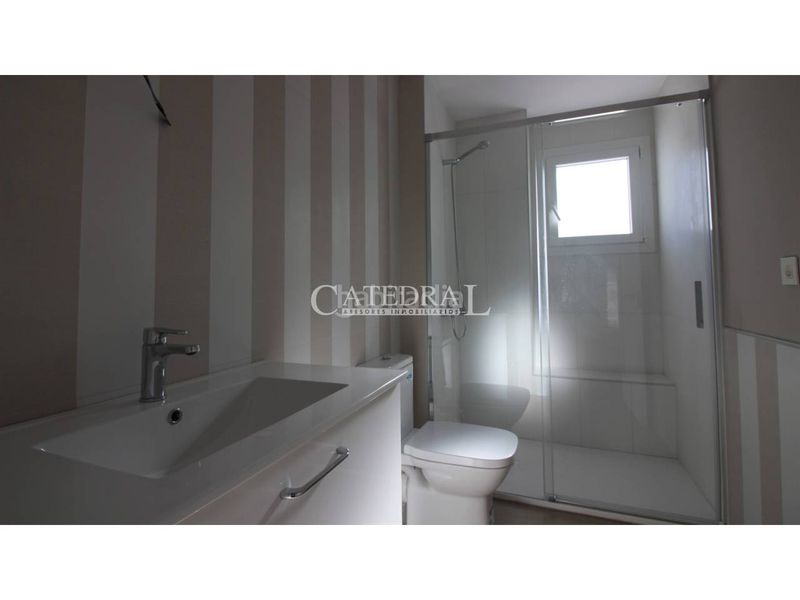 Foto b2299483-51af-41f9-9e8b-01cdf85a578d. Lloguer pis amb calefacció aparcament a Arenal - Museo Sevilla