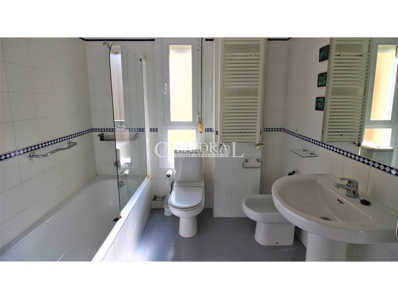 Foto 5c499c89-95e8-4e3f-a903-a284f49ae4a1. Zweistöckige wohnung mit heizung parking in Arenal - Museo Sevilla
