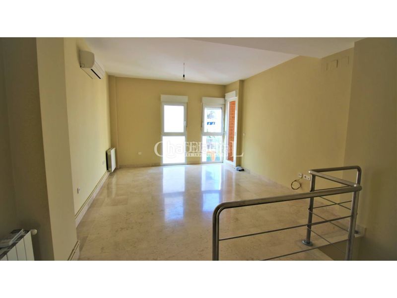Foto 88d540cf-f7ba-41dd-9dbb-66f1c463c8d6. Zweistöckige wohnung mit heizung parking in Arenal - Museo Sevilla