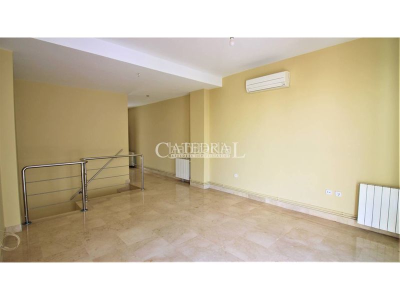 Foto ad7ae114-5cda-4a5f-ad53-11a6447280e2. Zweistöckige wohnung mit heizung parking in Arenal - Museo Sevilla
