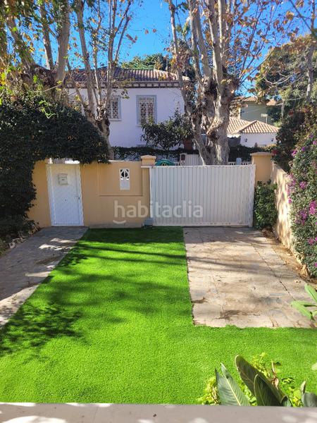 Foto 9a69d02b-f5d2-4348-bcd0-e246cb7df9a4. Lloguer casa adossada amb xemeneia calefacció aparcament a Málaga