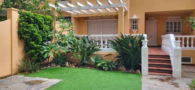 Foto 3afaa807-82a3-4196-9b1d-762494a08a49. Rent semi detached house with fireplace heating parking in Málaga