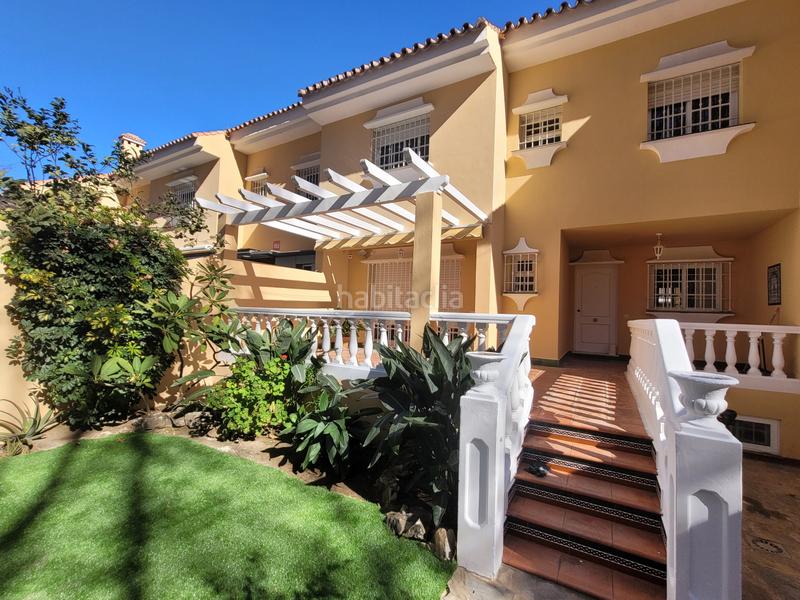 Foto 7f4fbb6e-c79c-4d3a-b7dc-04db96f92081. Rent semi detached house with fireplace heating parking in Málaga