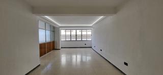 Lloguer Oficina a Centro Histórico. Amplia oficina muy luminosa  junto a plaza de la marina
