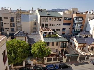 Location Appartement  Calle hurtado de mendoza. Bonito piso en zona muy tranquila y a un paso del centro de mála