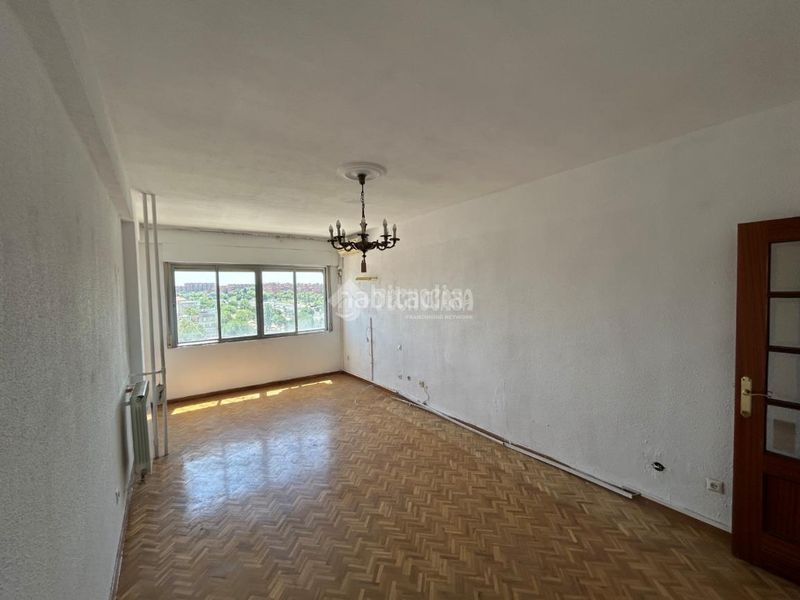Foto b9f8c4c9-cf2c-4bf4-b732-6e45d09c28d5. Pis amb calefacció a Fontarrón Madrid