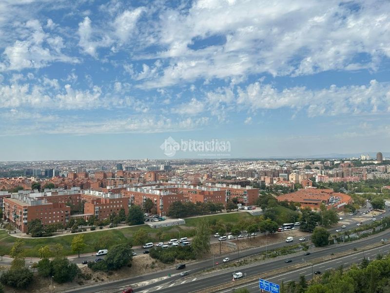 Foto 911d8ea1-9137-4f0a-a574-65d3d7661a5b. Pis amb calefacció aparcament a Fontarrón Madrid