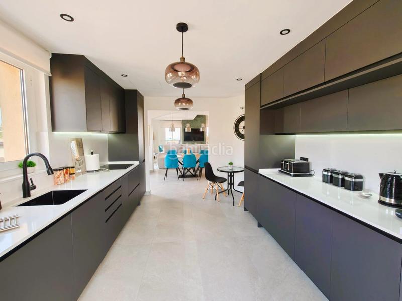 Foto 3243ac6d-6e36-43a7-abd1-6b478e75483a. Attico con parcheggio piscina in Sotogrande alto Sotogrande