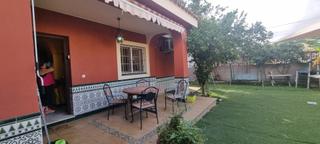 Xalet en El Rinconcillo. Chalet independiente con piscina en rinconcillo